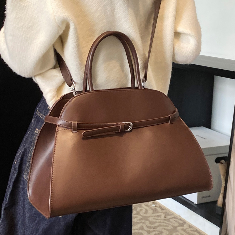 2025S Designer Women S Bag Large Capacity Handbag For Women New Model Relaxed Simple High End Fashionable Design Commuting Tote Bag
