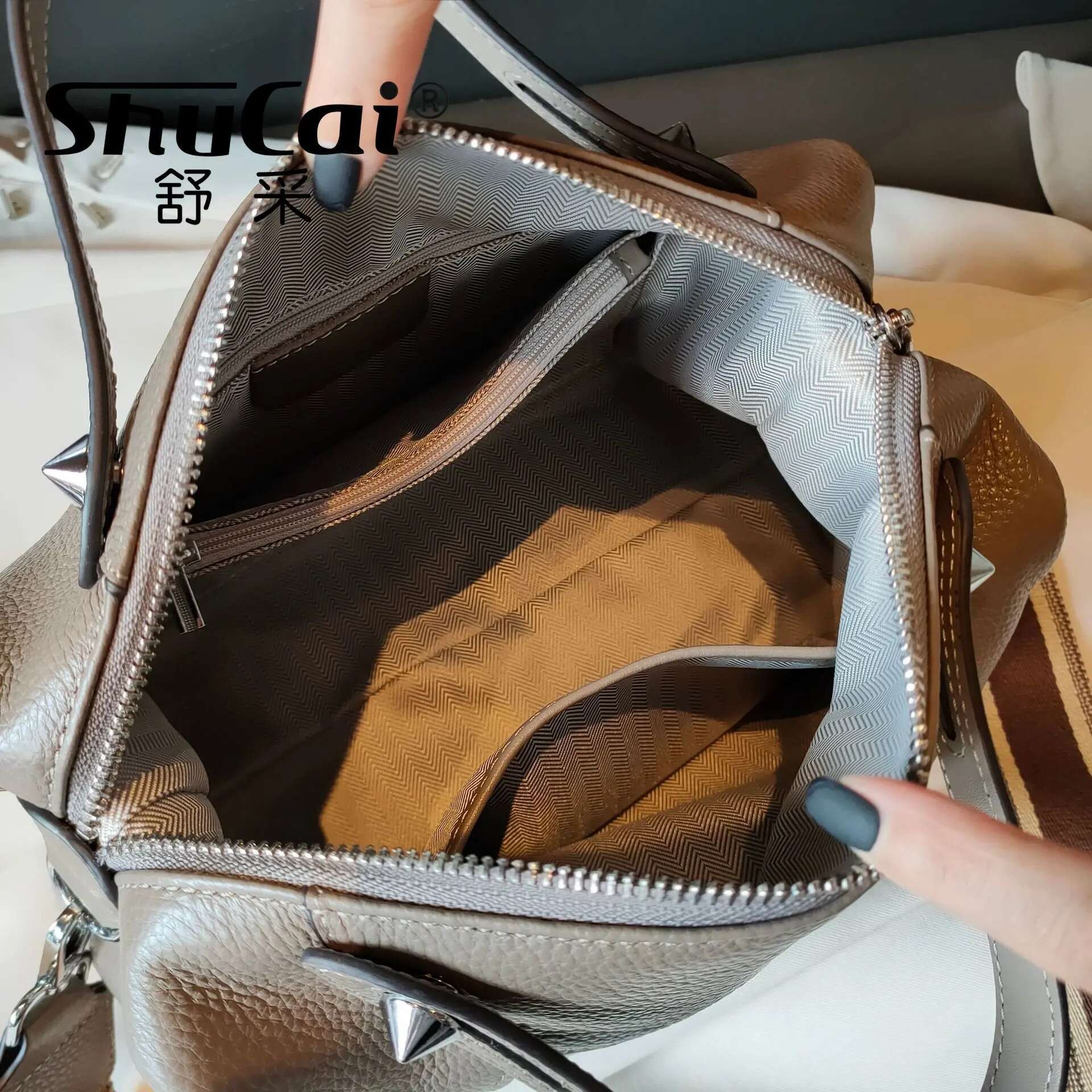 New Soft Baotou Genuine Leather Hand-Held Single Shoulder Messenger Bag Casual And Large Capacity Manufacturers Direct Supply