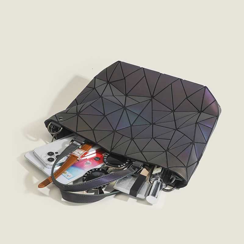 JIOMAY Luxury Womens Tote Bag Personalized Beach Handbag Designer High Quality Travel Shoulder Bag with Long StrapW251106