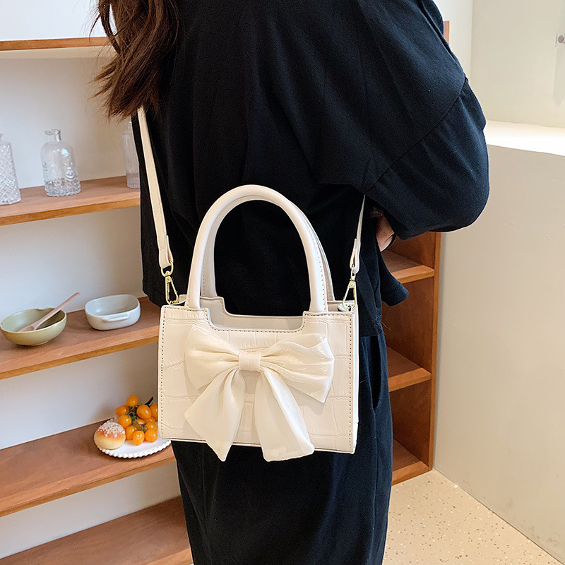 2025S Designer Women S Bag This Year S Popular For Women Autumn New Style Small Square Versatile Fashion Crossbody Bag Bow Handbag