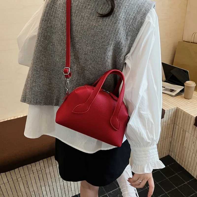 Luxury Brand Leather Womens Handbag Fashionable Elegant Popular Classic Designer Daily Vintage Trendy Commuter BagW251106