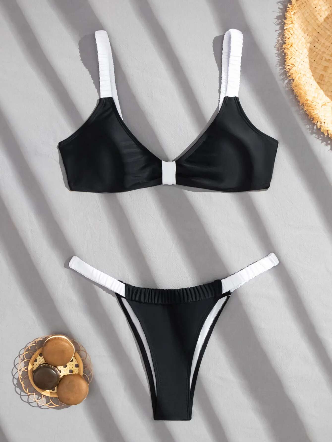 Dongdumaoyi Sexy Black White Patchwork Bikini Women Swimsuit Pleate Push Up Micro Beach Bathing Suit Thong Swimwear Biquini