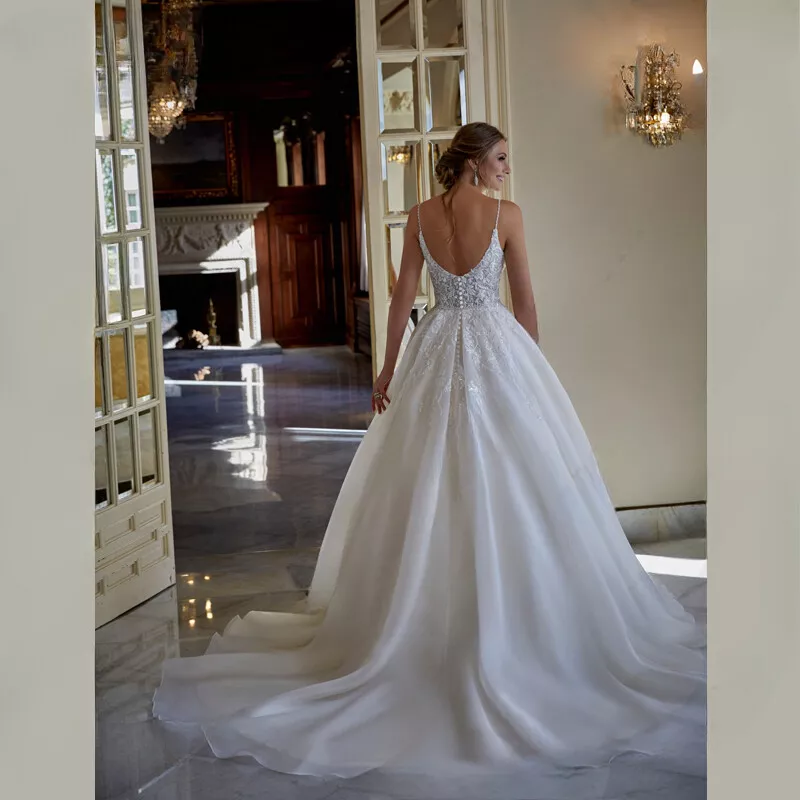 White Elegant Wedding Dress Spaghetti Strap Backless A-Line Long Bridal Gown for Beach Weddings 2025 Lace Appliques Beaded Vestido De Novia