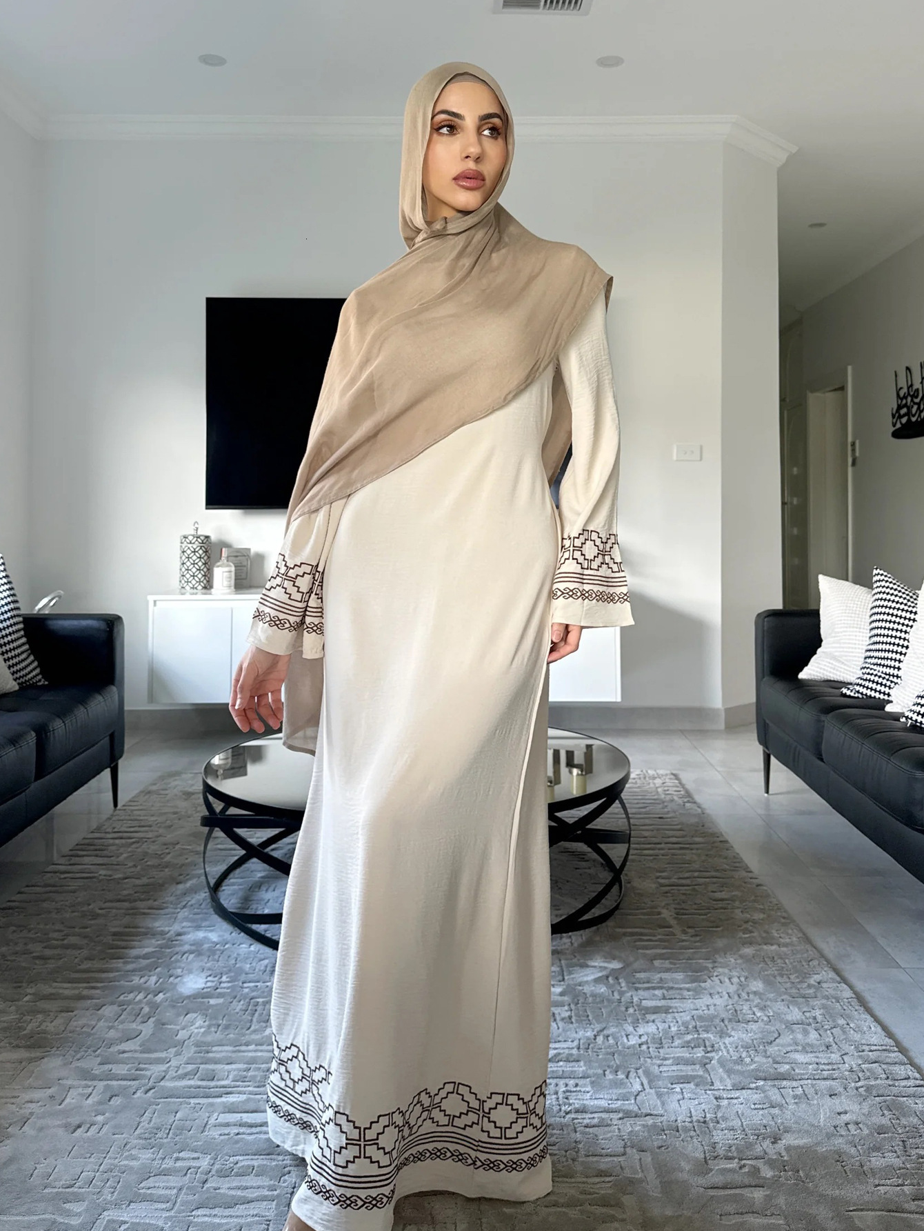 Abaya Boutique Embroidery Fashion Tassel Edge Cardigan Robe Muslim Dress
