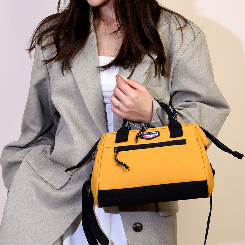 2025S Designer Women S Bag Women S New Fashionable Solid Color Simple Contrasting Large Capacity Single Shoulder Crossbody Bag Versatile Casual Women 