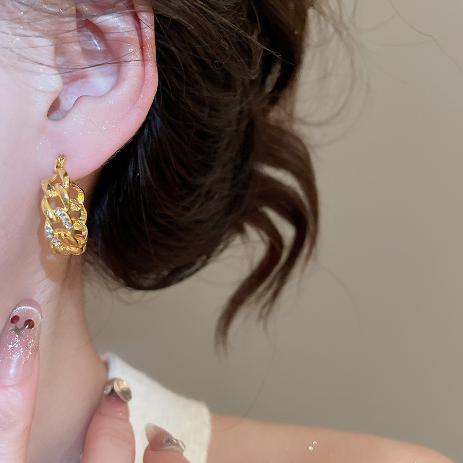French Retro Diamond-Studded Hollow Chain Unique Design Sense Light Luxury High-End Earrings - view 5