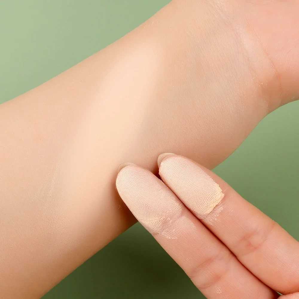 Oil Control Makeup Powder Moisturizing Brightening Press Powder Natural Light Breathable Waterproof Durable Loose PowderXJ250407