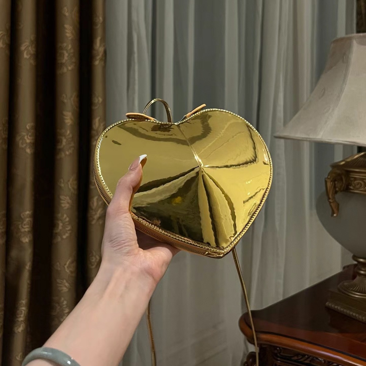 ALA Love with Many Celebrities Bloggers, Versatile and Fashionable Crossbody Bag, 2024 Popular Women's Bag