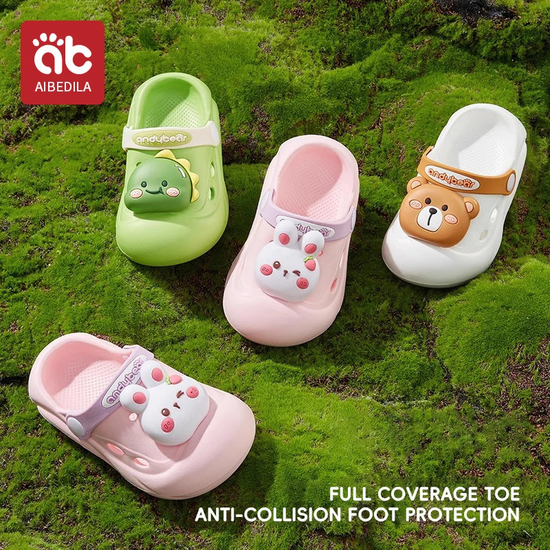 Cartoon Home Slippers Kids Fashion Cute Soft Soled Non-slip Sandals Summer n Shoes Baby Unisex PVC Round Head Slippers 250407