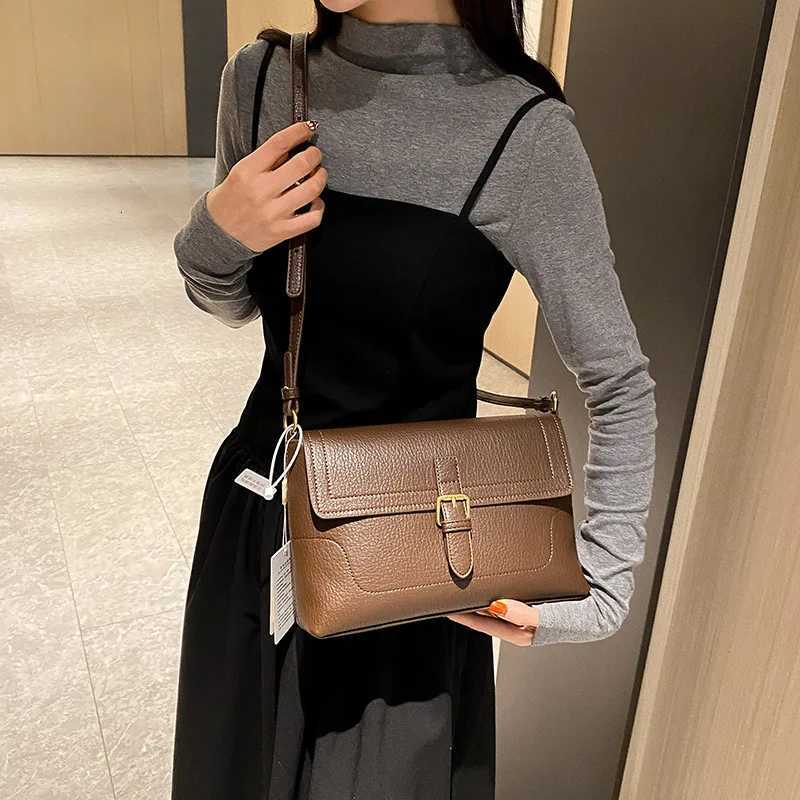2025 New Simple Fashion High-end Bag Womens Texture Shoulder Bag Commuting Simple Messenger BagW251107