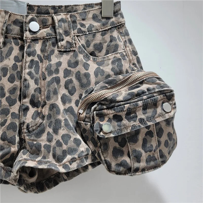 DEAT Womens Denim Shorts Leopard Printed Brown 3d Pockets Low Waist Super Short Denim Pants Summer 2025 Fashion 29A928 250407