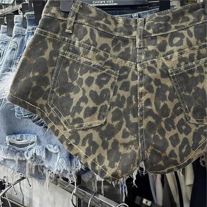 Fashionable Leopard Print Mini Shorts Womens Summer Club Low Waist A- Line Denim Pants Trendy Sexy Jeans 250407