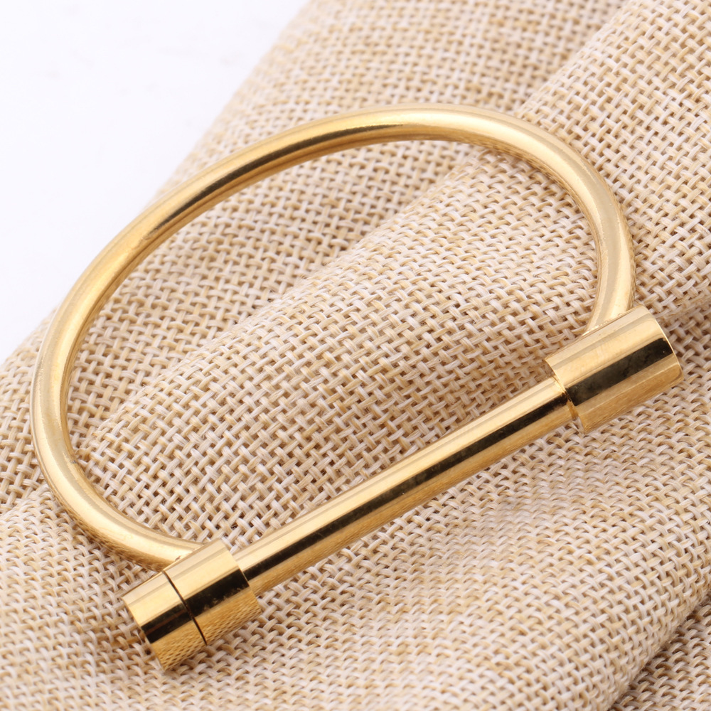 Hot selg Instagram fashion multi-color non fading bracelet, horseshoe stainless steel D-shaped bracelet