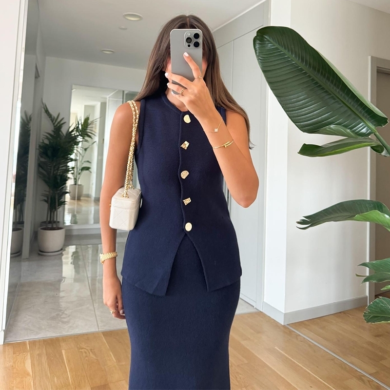 Women Knit Vest Skirts Sets Oneck Single Breasted Top Hip Package Skirt Solid Elegant Set Spring Fashion Slim Suit 250312