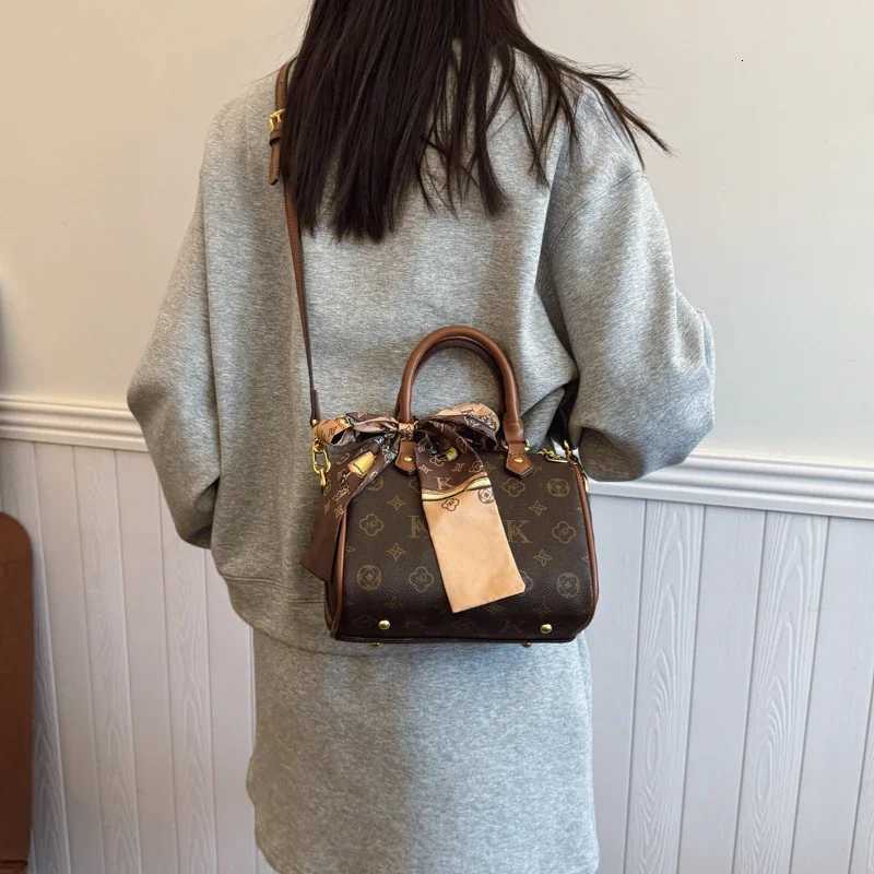 Stylish Casual Fashionable Messenger Purse Shopper Bag Commuter Large Capacity For Women ElegantW251107