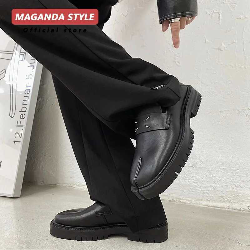 Maganda Tabi Shoes Loafer for Men and Women Split Toe Thick Sole Casual Leather Shoes Z251107