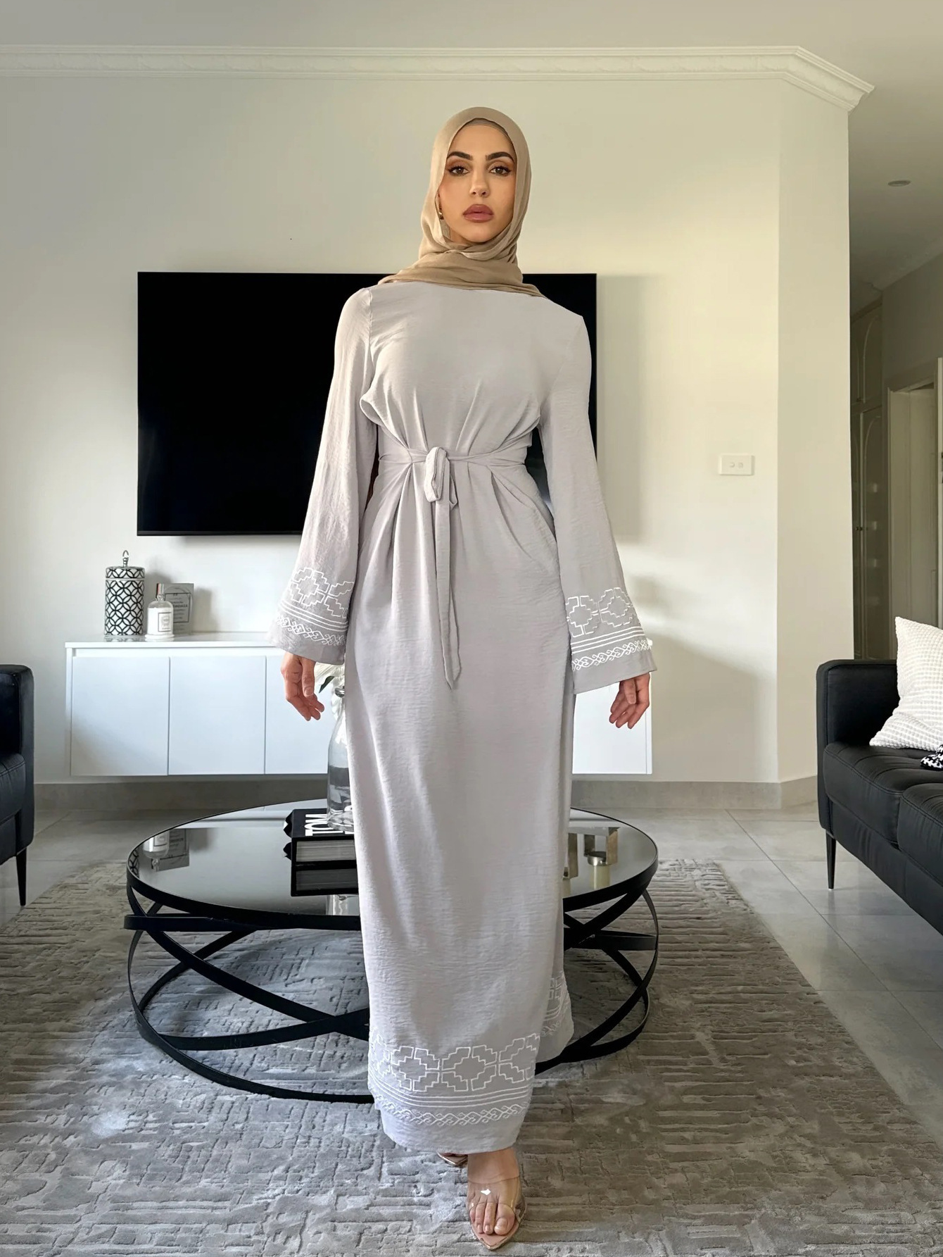 Abaya Boutique Embroidery Fashion Tassel Edge Cardigan Robe Muslim Dress
