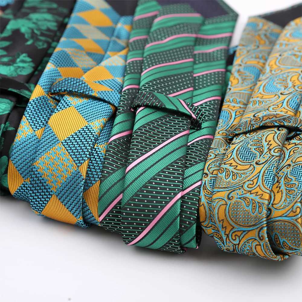 Luxury 8CM Mens Necktie Dark Green Color Dot Plaid Stripes Ties For Man Gro Jacquard Woven Neck Tie For Business Party X2504071