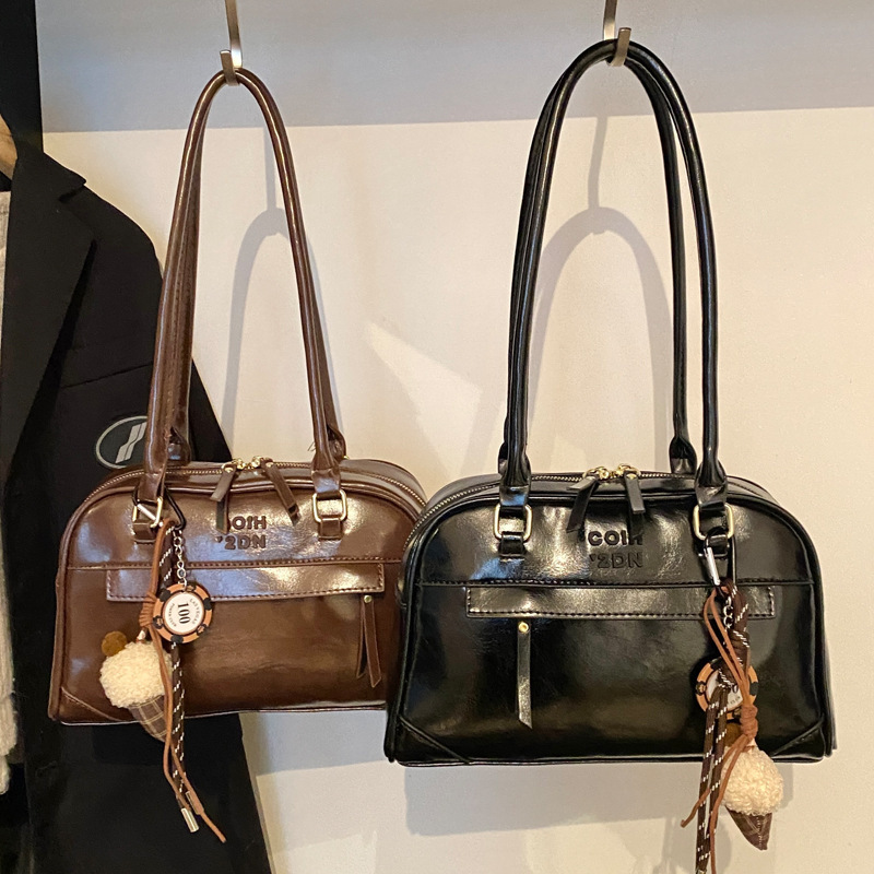2025S Designer Women S Bag Matte Handbag For Women Winter New Small Square Large Capacity Pillow Bag Commuting Single Shoulder Armpit Bag