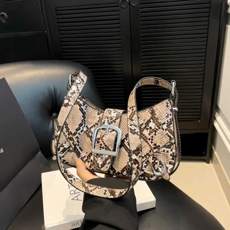 Chic Womens Shoulder Bag Vintage Designer Leather Handbag Adjustable Crossbody Strap Elegant Luxury Brand Ladies ToteW251107