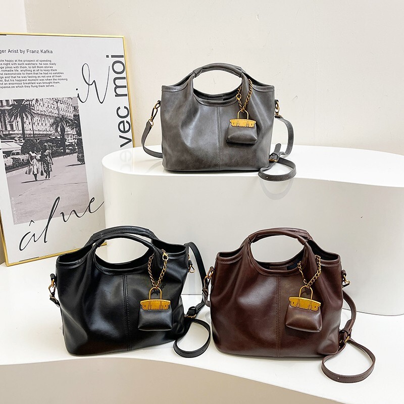 2025S Designer Women S Bag New Minimalist Handbag For Women Fashionable Soft Leather Texture Shoulder Bag Commuting Casual Crossbody Tote Bag