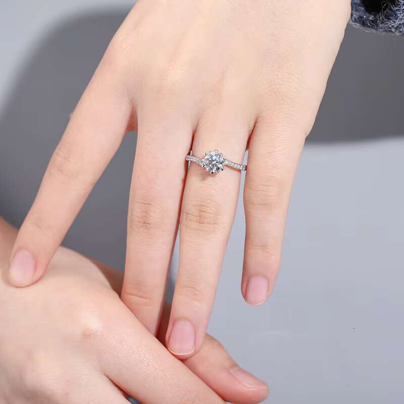Fashion Womens Engagement Jewelry Iced Out 925 Sterling Silver 6mm 0.8ct VVS Moissanite Diamond Wedding Ring