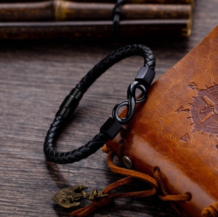 Wireless Simple Versatile Hand Accessories High end Leather Bracelet