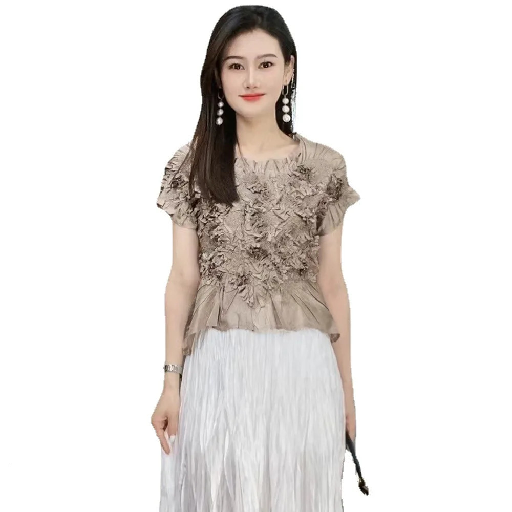 Miyake n Handmade Flower Folding Womens Top Temperature Communicating Ultra Thin Solid Color Short Sleeve Tshirt 250407