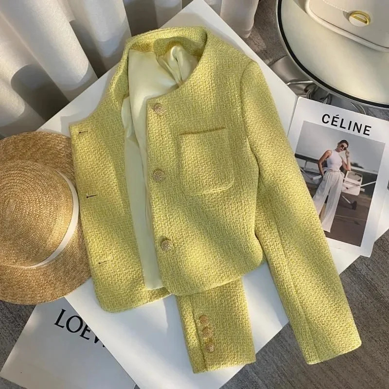 Fashion Tweed Short Jacket Womens Woolen Coat Spring Autumn O-neck Single-breasted Yellow Outerwear Streetwear Casual Tops 251105
