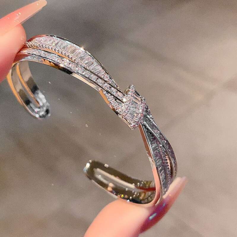Bracelet Designer luxury bangle Copper Zircon Cross Edge Ribbon Bow Light Luxury Inlaid Sparkling Diamond Versatile High end Bracelets