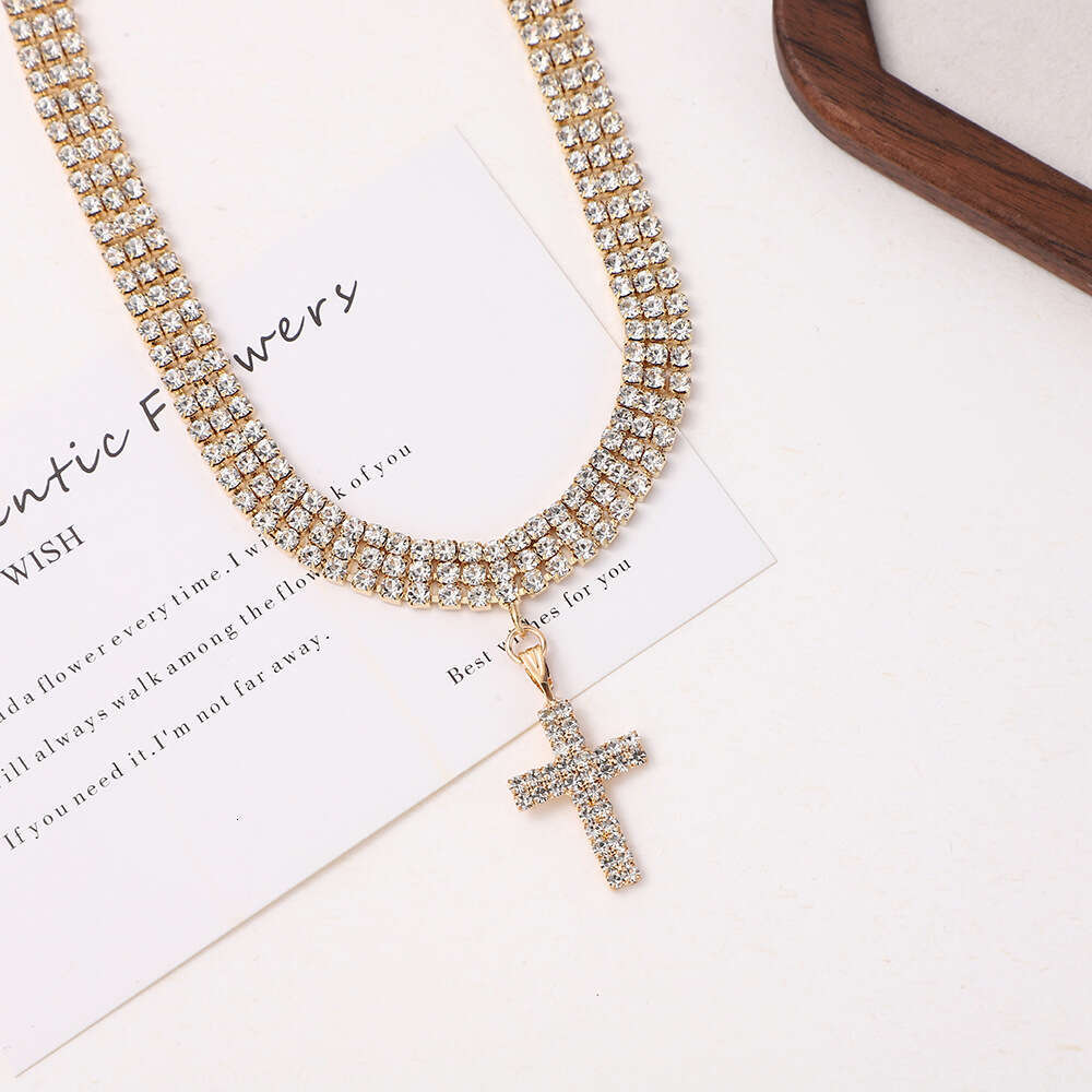 New Dia Pendant Cross Gold Necklace Women's Personalized Shining Lock Neck NEW Chain Jewelry