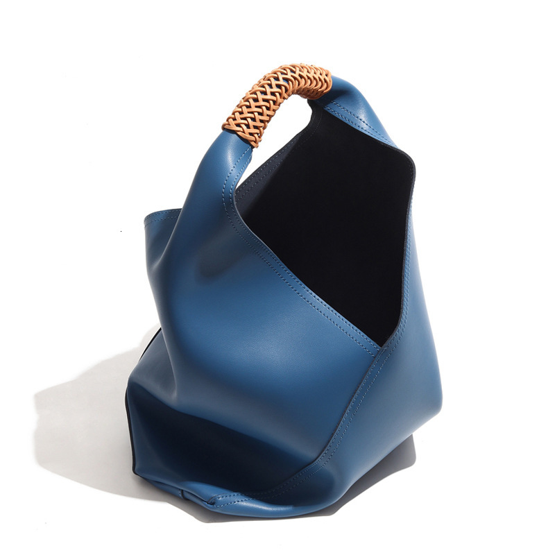 Large Capacity High-End Lightweight Luxury New Leather Women's Commuting Armpit Handbag Shoulder Tote Bag