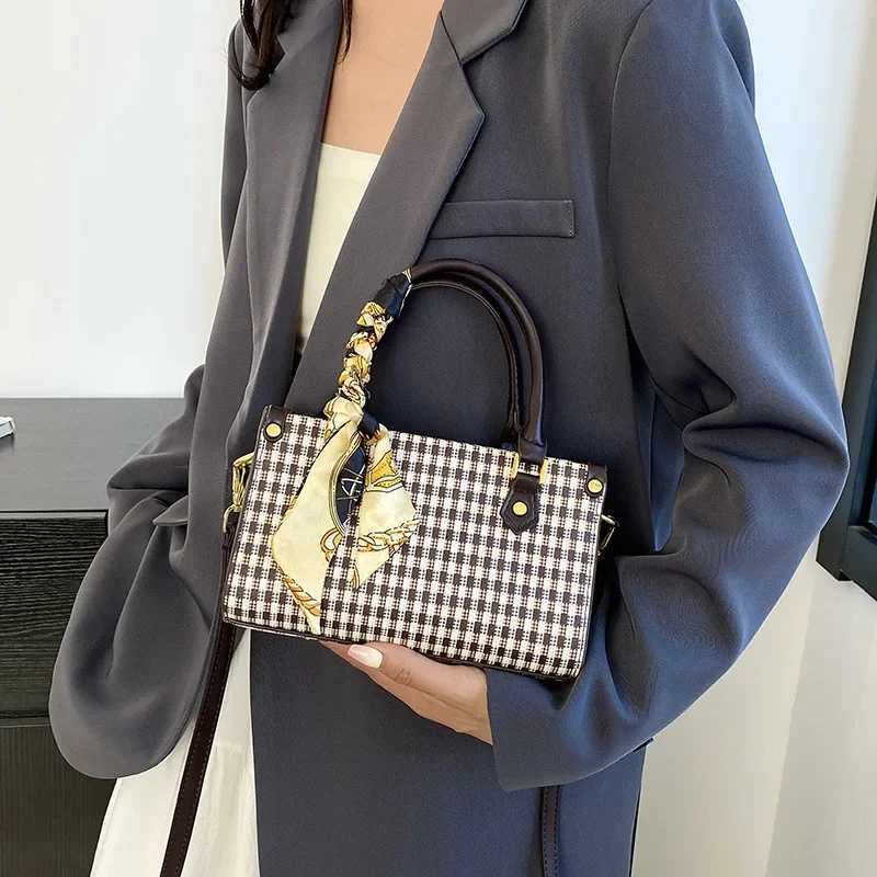 2025 New Womens Premium Handbags - Fashion Silk Scarf Printed Shoulder/Crossbody Portable HandbagsW251106