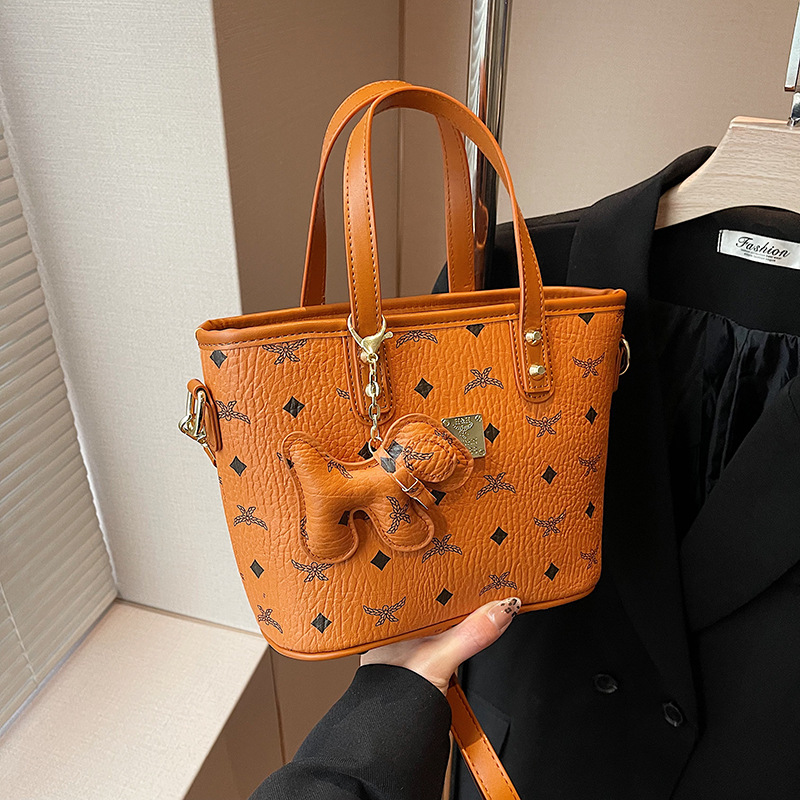 New tote bag women's design sense one-shoulder bucket bag commuter fashion printed crossbody bag
