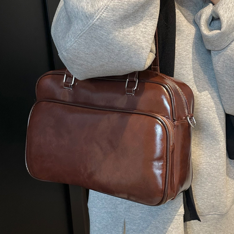 2025S Designer Women S Bag Autumn Bowling For Women New Style With Niche Texture Underarm Bag Large Capacity Handheld Single Shoulder Women S Bag