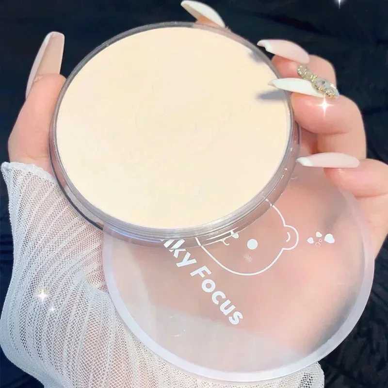 Long lasting oil control loose powder 3-color moisturizing and waterproof concealer powder pressing powder breathable and bright face Korean makeupXJ2