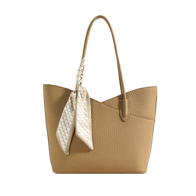 2025S Designer Women S Bag Simple Versatile Large Capacity For Women New Autumn And Winter Fashion Bucket Bag Niche Commuting Shoulder Bag