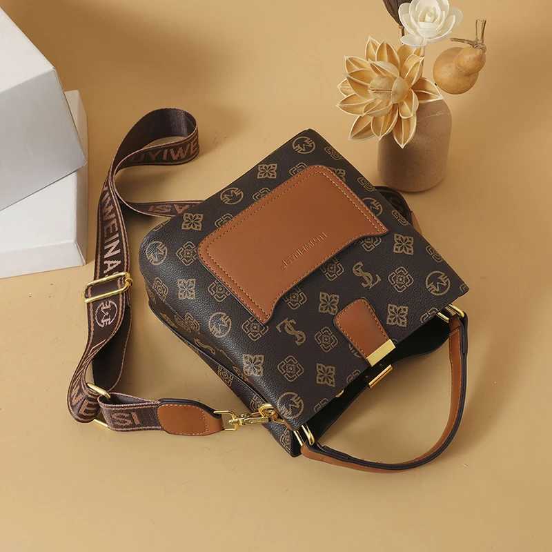 Designer Leather Messenger Bag For Women Chic Crossbody Shoulder Handbag Ladies Classic Tote PurseW251106