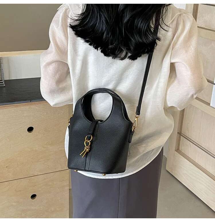 Cross Border Large Capacity Bucket Handbag For Women Fashion Solid Color Crossbody Bag Advanced Daily Professional