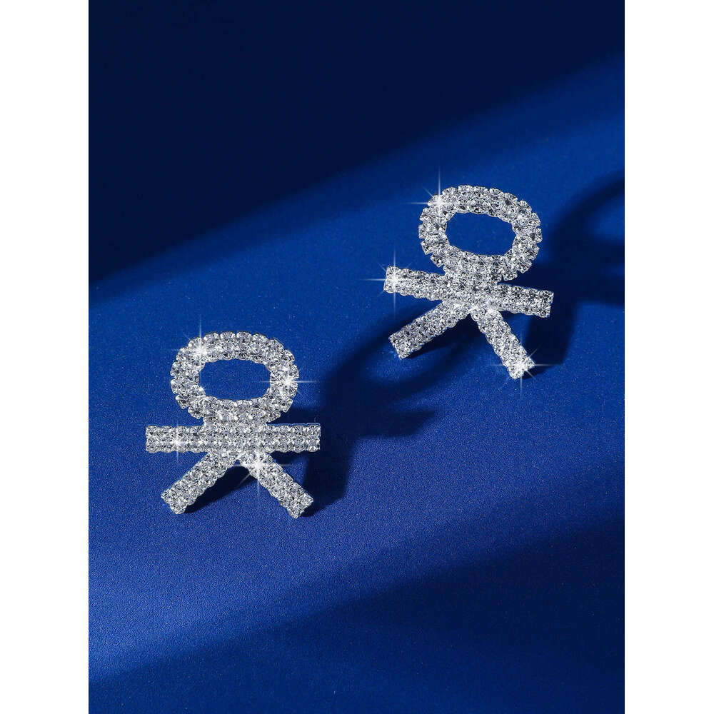 Super sparkg full dia fashionable simple letter OK earring commuting NEW versatile niche design sports style earrings