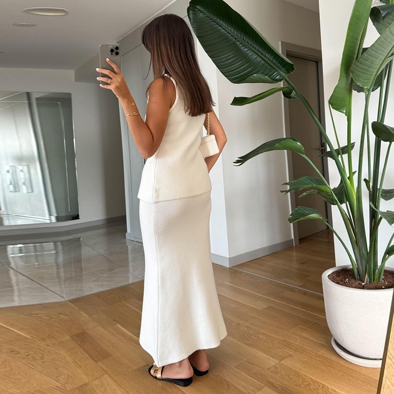 Women Knit Vest Skirts Sets Oneck Single Breasted Top Hip Package Skirt Solid Elegant Set Spring Fashion Slim Suit 250312