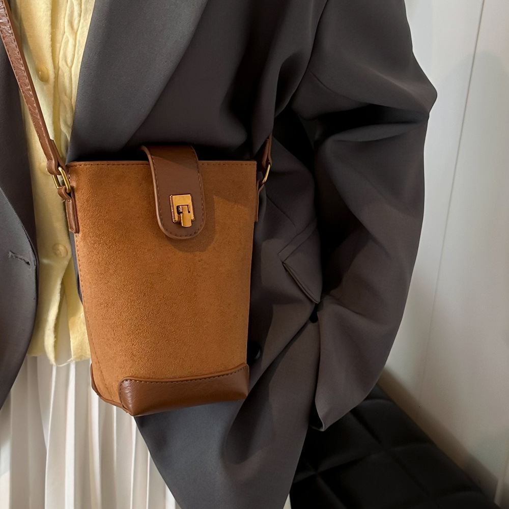 2025S Designer Women S Bag Bucket Women S Korean Version Niche Simple Casual Shoulder New Trendy And Stylish Crossbody Bag