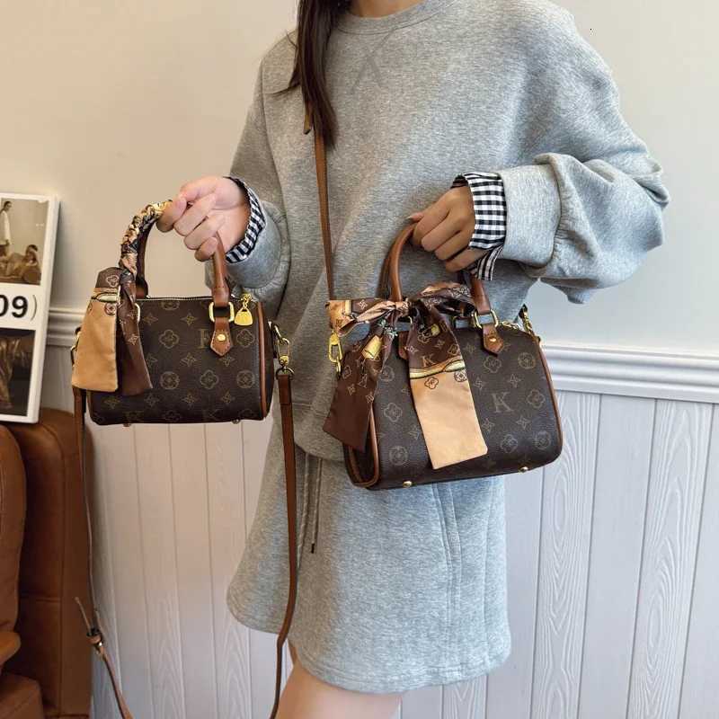 Stylish Casual Fashionable Messenger Purse Shopper Bag Commuter Large Capacity For Women ElegantW251107