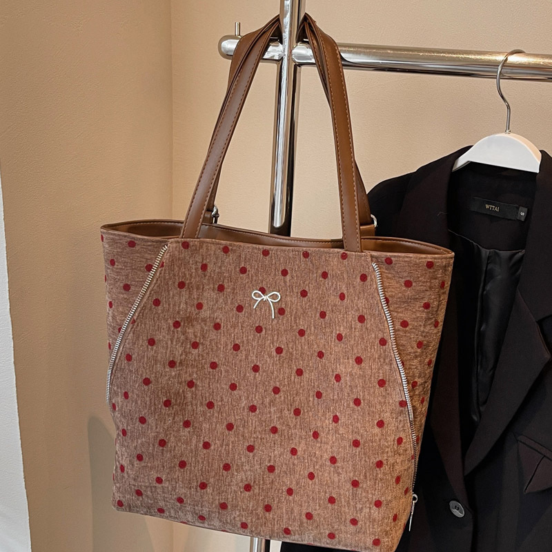 2025S Designer Women S Bag Wave Point Single Shoulder For Women New Artistic Bow Large Capacity Leisure Commuter Simple Tote Women S Bag