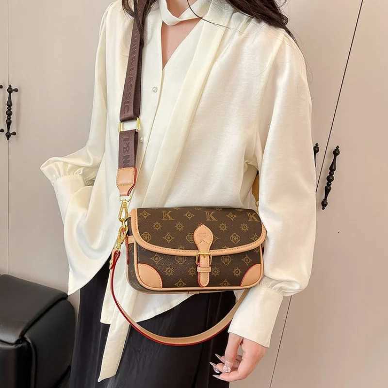 Elegant Ladies Shoulder Bag In Genuine Leather By Famous Designer - Luxury Brand Classic Messenger Bag For WomenW251107