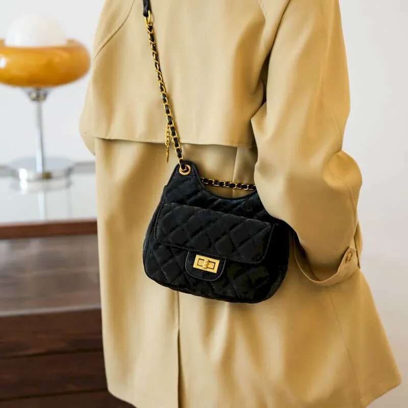 Crossbody For Women Korean Style Versatile Handbags Aesthetic Ladies Fashionable Rhombus Chain Design Shoulder Bags