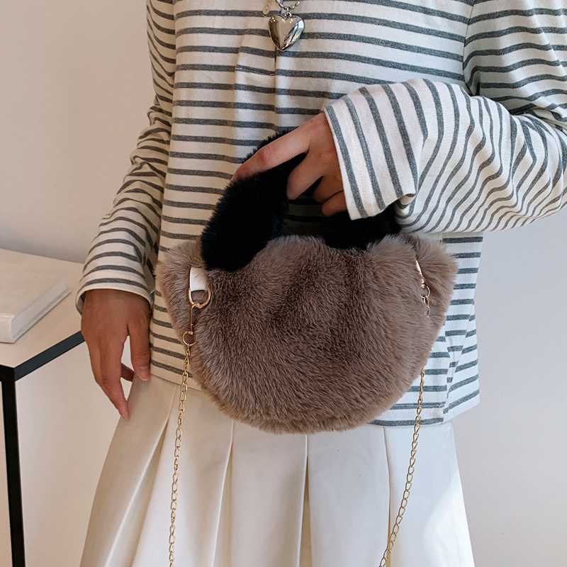 2025S Designer Women S Bag Hairy Handbag For Women In Autumn Winter Cute And Fashionable Chain Small Square Bag Contrasting Color Plush Single Shoulde