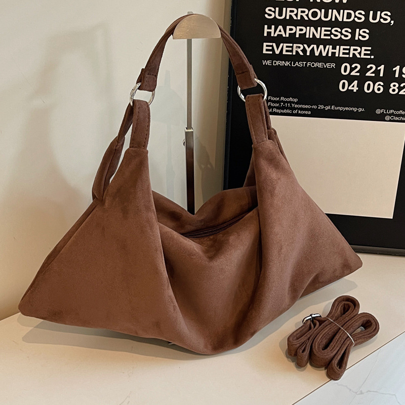 2025S Designer Women S Bag Leisure Commuting For Women Large Capacity New Autumn And Winter Versatile Single Shoulder Crossbody Bag Women S Dumpling B