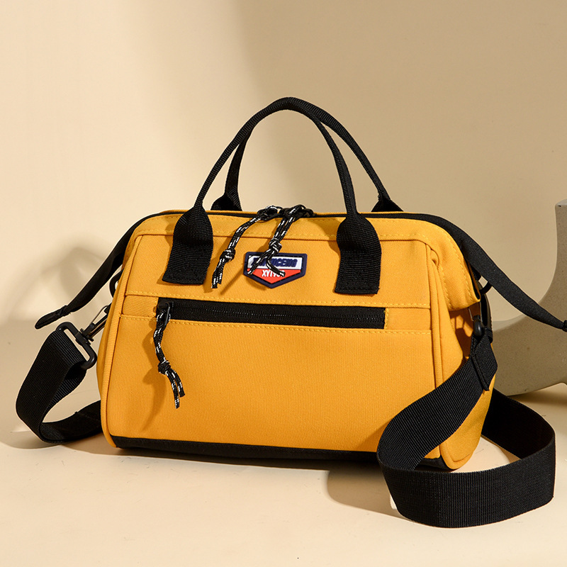 2025S Designer Women S Bag Women S New Fashionable Solid Color Simple Contrasting Large Capacity Single Shoulder Crossbody Bag Versatile Casual Women 