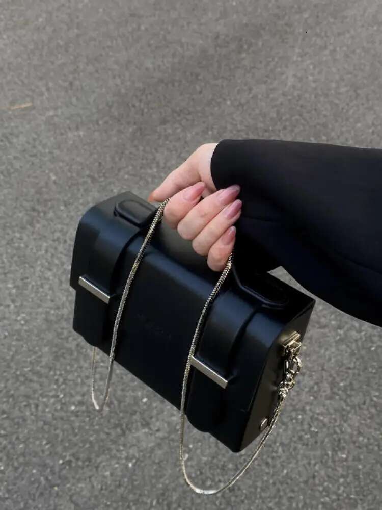 New Design Fashion Women's Handheld Bag Shoulder Korean Style Black Niche Trend Crossbody Leisure Messenger Bags